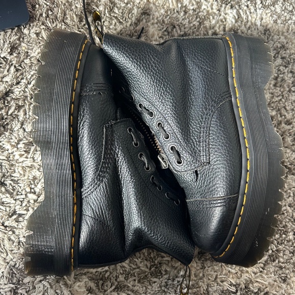 Dr. Martens Sinclair Platform Boots! - Picture 5 of 9